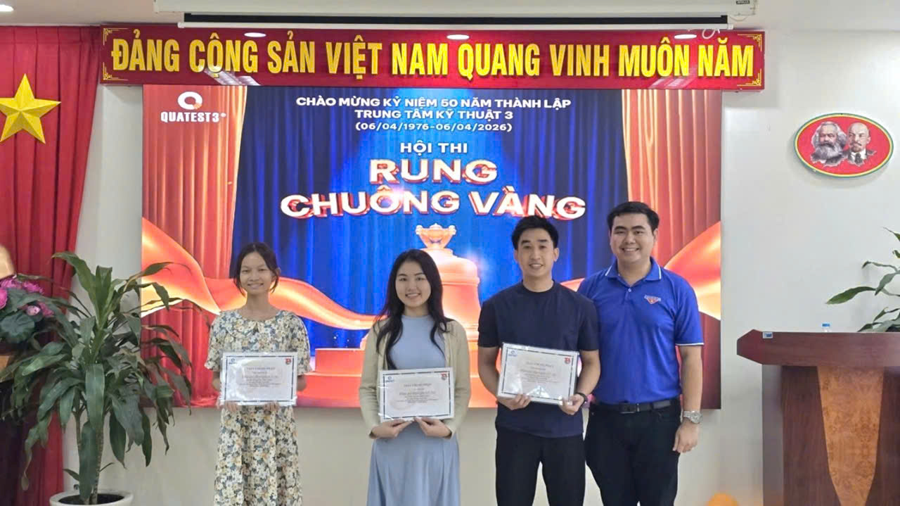 A group of people holding certificatesAI-generated content may be incorrect.